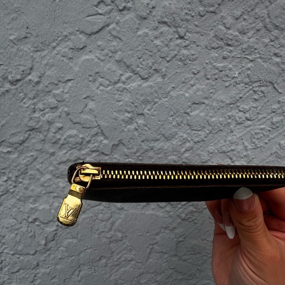 Louis Vuitton Monogram Pochette Cles - Picture 2 of 5